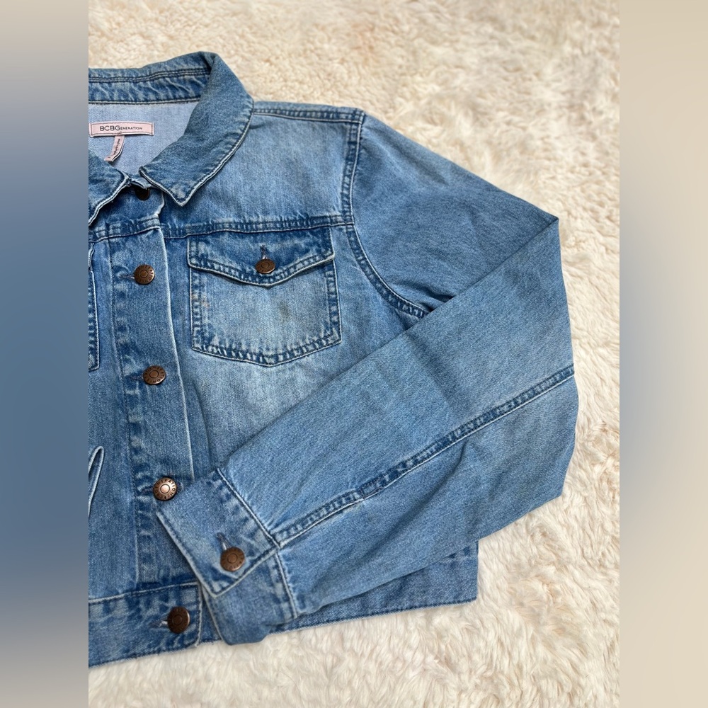 BCBGeneration Cropped Jean Jacket - Picture 3 of 12